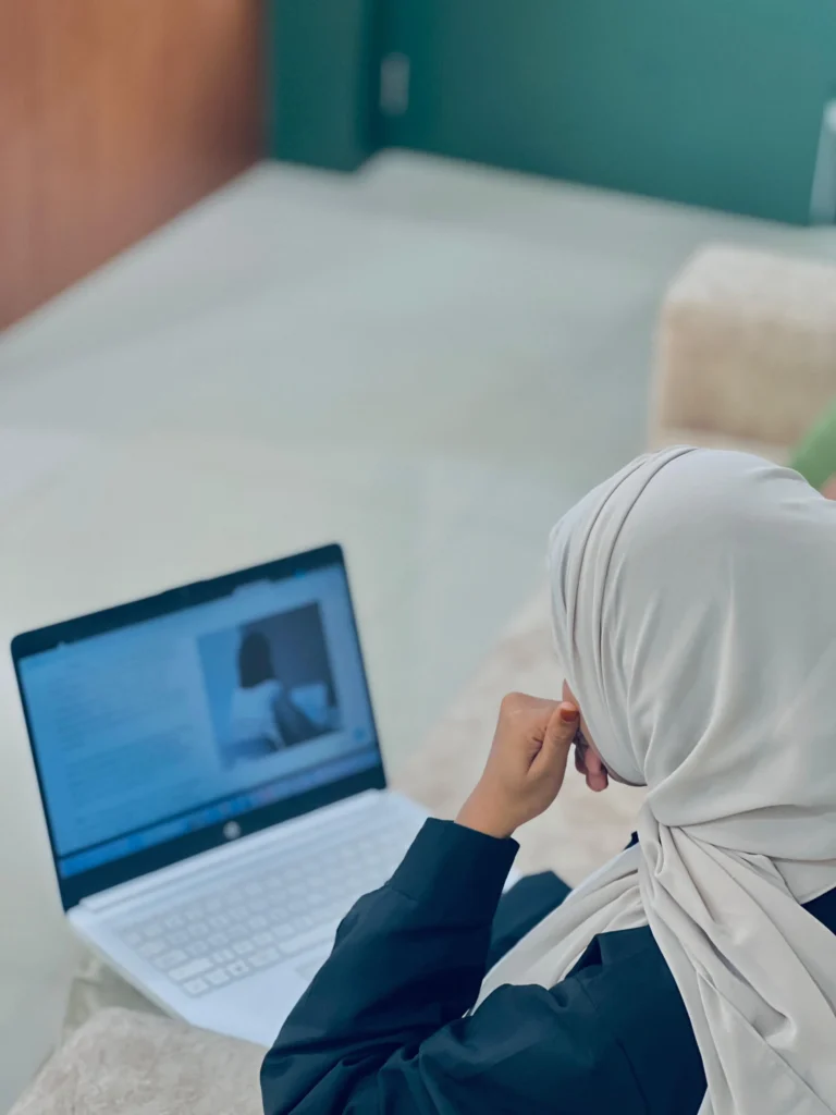 Ayesha Mufeeda P.T-best digital marketer in chitradurga karnataka